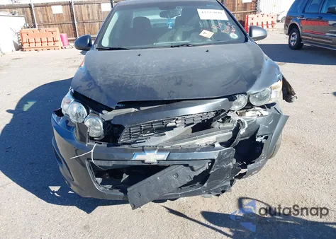 2014 Chevrolet Sonic Lt Manual z USA, uszkodzony, nr VIN 1G1JD5SHXE4153065